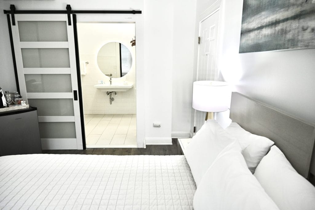 Boutique Hotel - svg+xml;charset=utf -