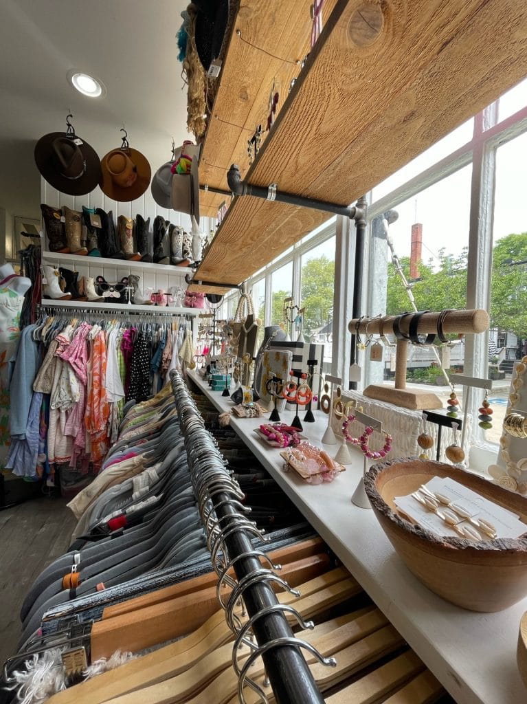 Boutique-hat-shop-Elaines-Cape-May svg+xml;charset=utf -