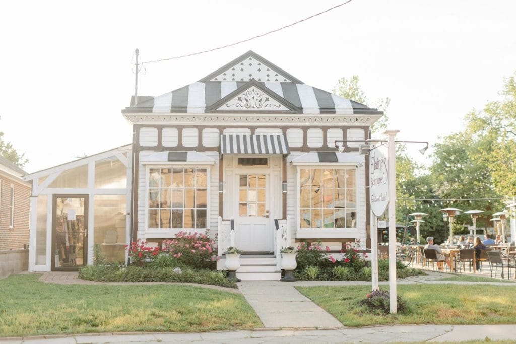 Designer-Boutique-Shop-front-Elaines-Cape-May svg+xml;charset=utf -