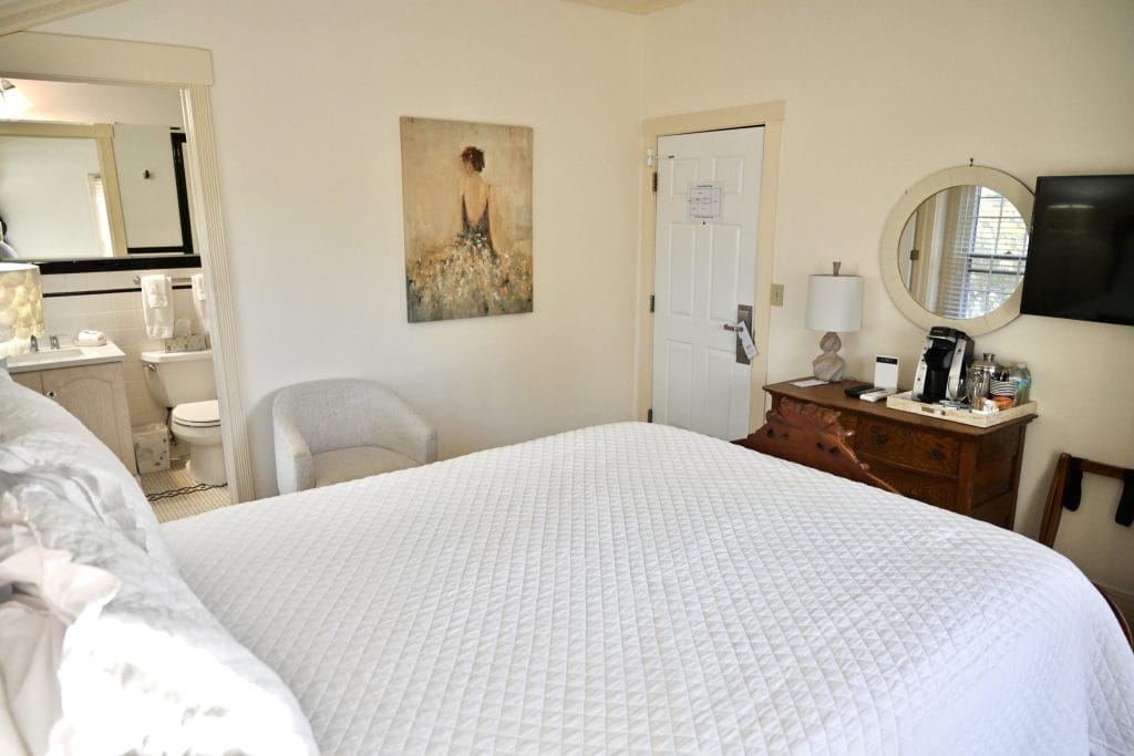 Boutique-Hotel-Nest-10-Elaines-Cape-May-edited-8 svg+xml;charset=utf -