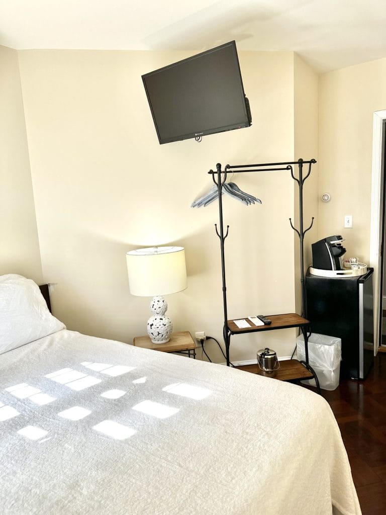 Boutique-Hotel-Nest-13-Elaines-Cape-May-edited-2 svg+xml;charset=utf -