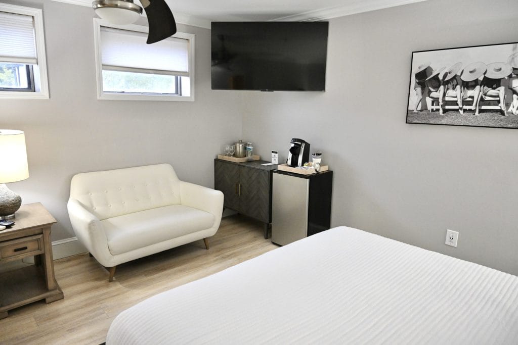 Boutique-Hotel-Nest-14-Elaines-Cape-May-edited-5 svg+xml;charset=utf -