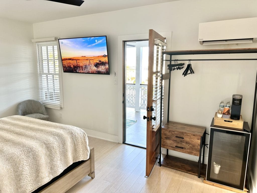 Boutique-Hotel-Nest-16-Elaines-Cape-May-edited-1 svg+xml;charset=utf -