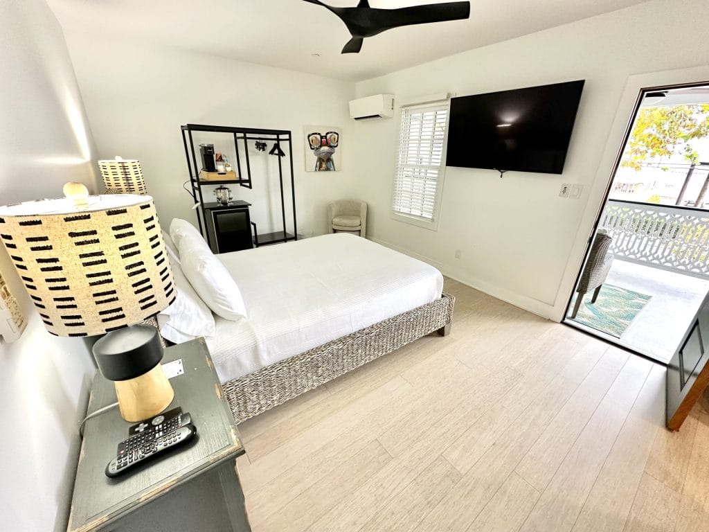 Boutique-Hotel-Nest-17-Elaines-Cape-May-edited-1 svg+xml;charset=utf -