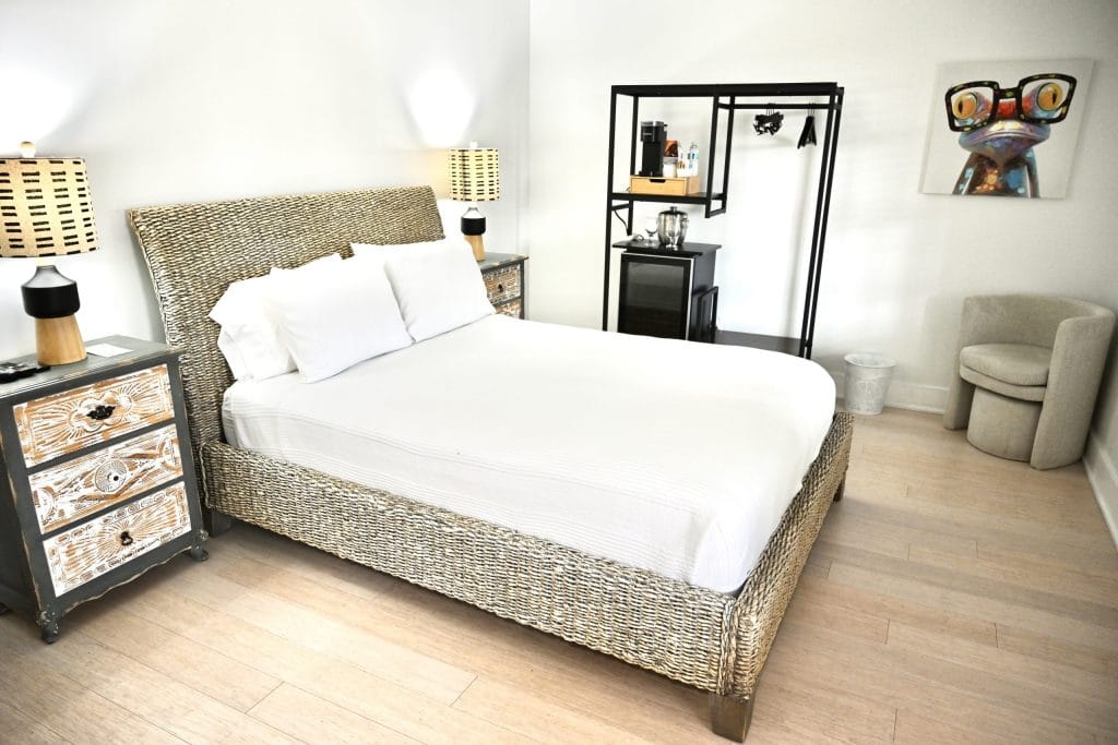 Boutique-Hotel-Nest-17-Elaines-Cape-May-edited-4 svg+xml;charset=utf -