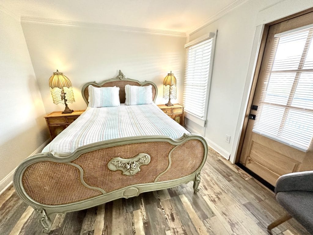 Boutique-Hotel-Nest-6-Elaines-Cape-May-edited-4 svg+xml;charset=utf -