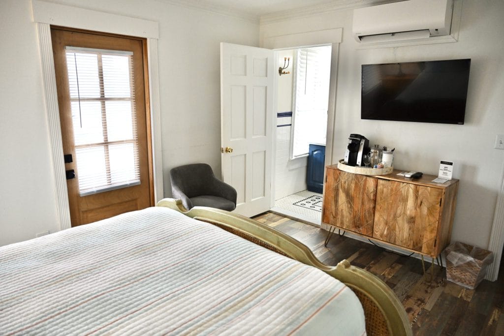Boutique-Hotel-Nest-6-Elaines-Cape-May-edited-5 svg+xml;charset=utf -