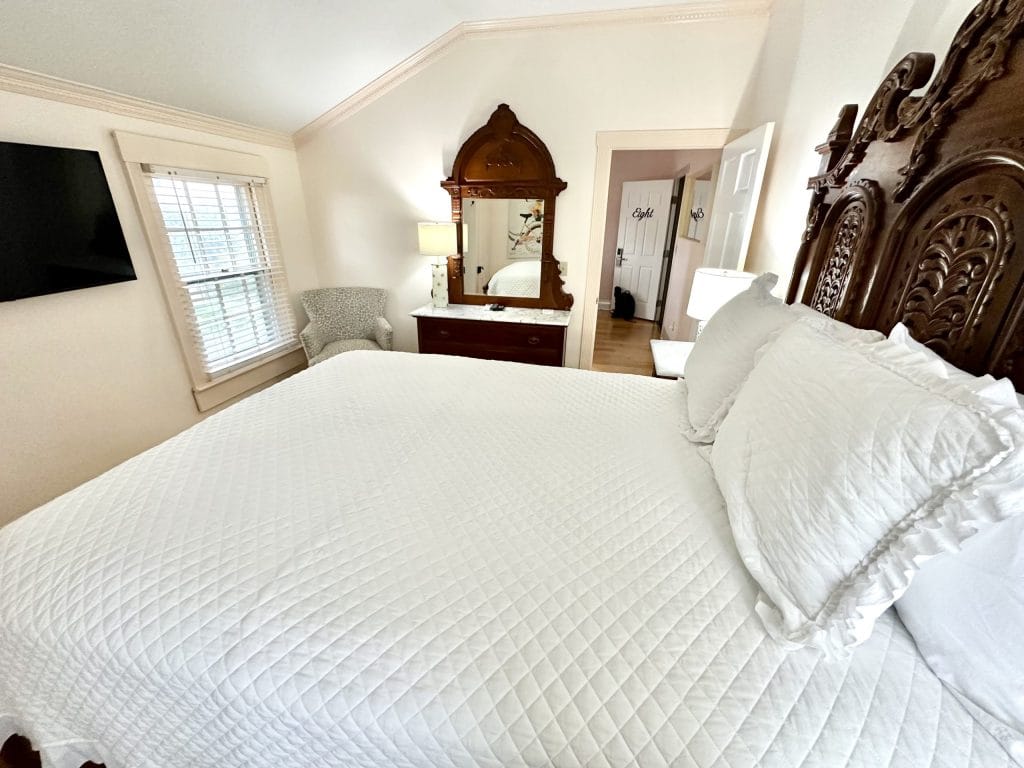 Boutique-Hotel-Nest-8-Elaines-Cape-May-edited-2 svg+xml;charset=utf -
