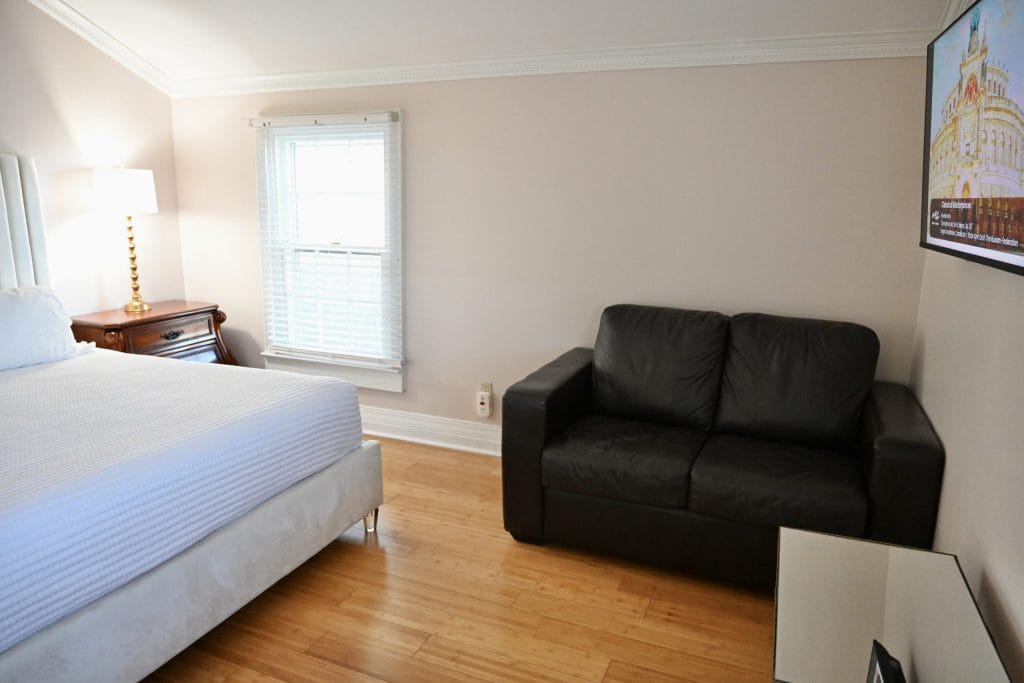 Boutique-Hotel-Nest-9-Elaines-Cape-May-edited-2 svg+xml;charset=utf -
